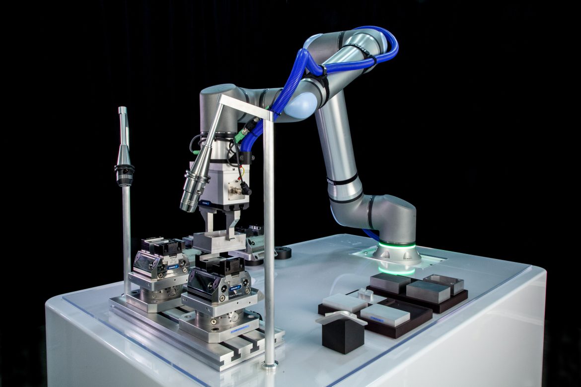 The UR20 cobot in a machine tending application